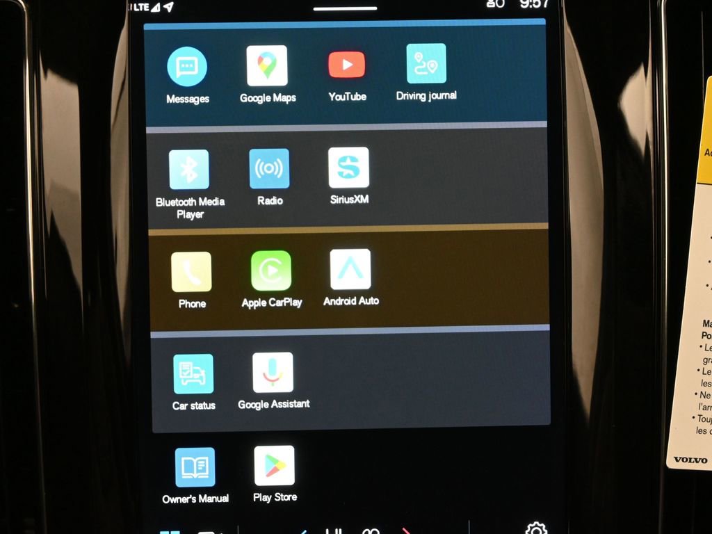 Used 2023 Volvo XC60 B5 Plus w/ Protection Package Premier image 9