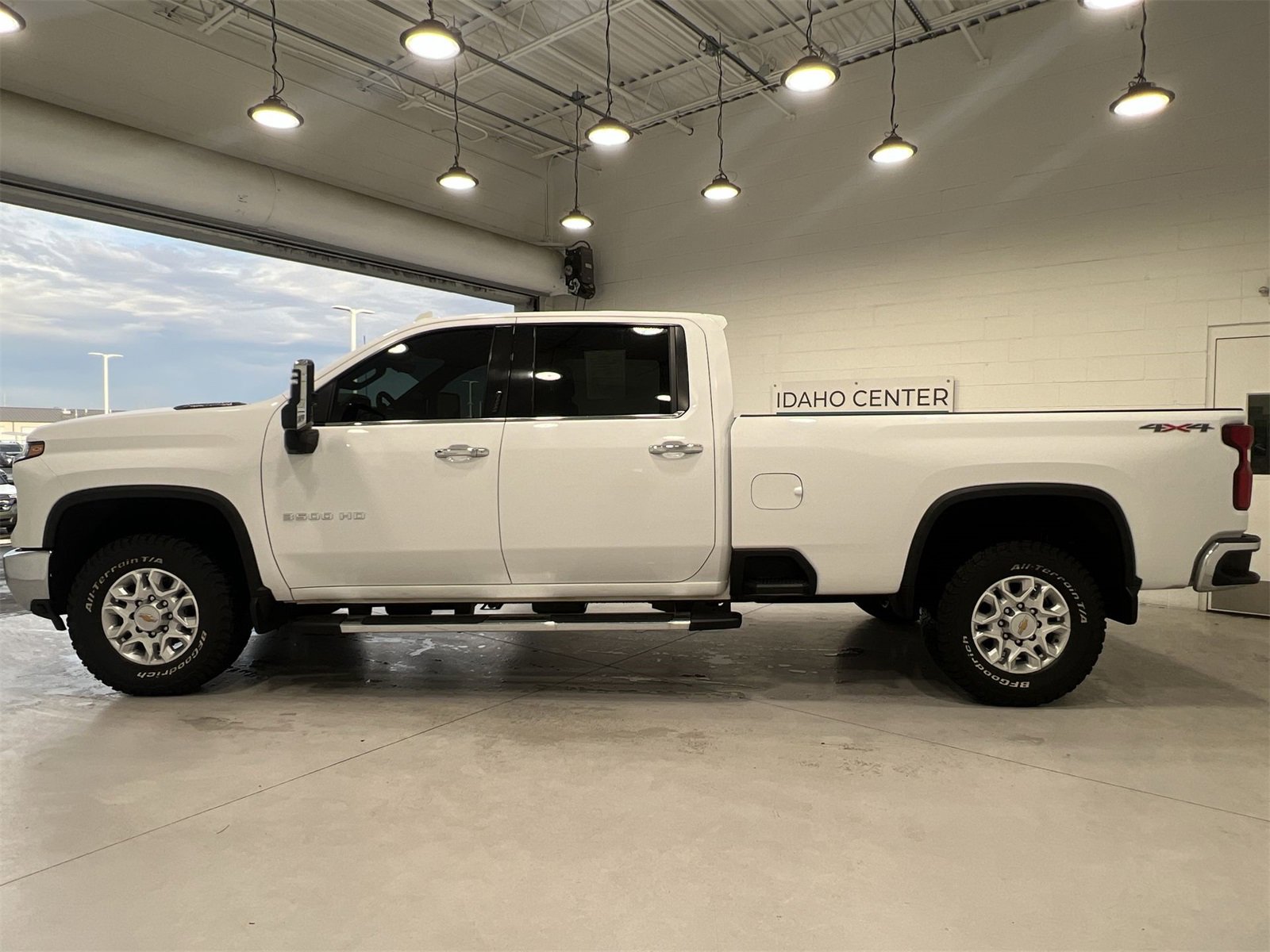 Used 2024 Chevrolet Silverado 3500 LTZ w/ LTZ Convenience Package image 5