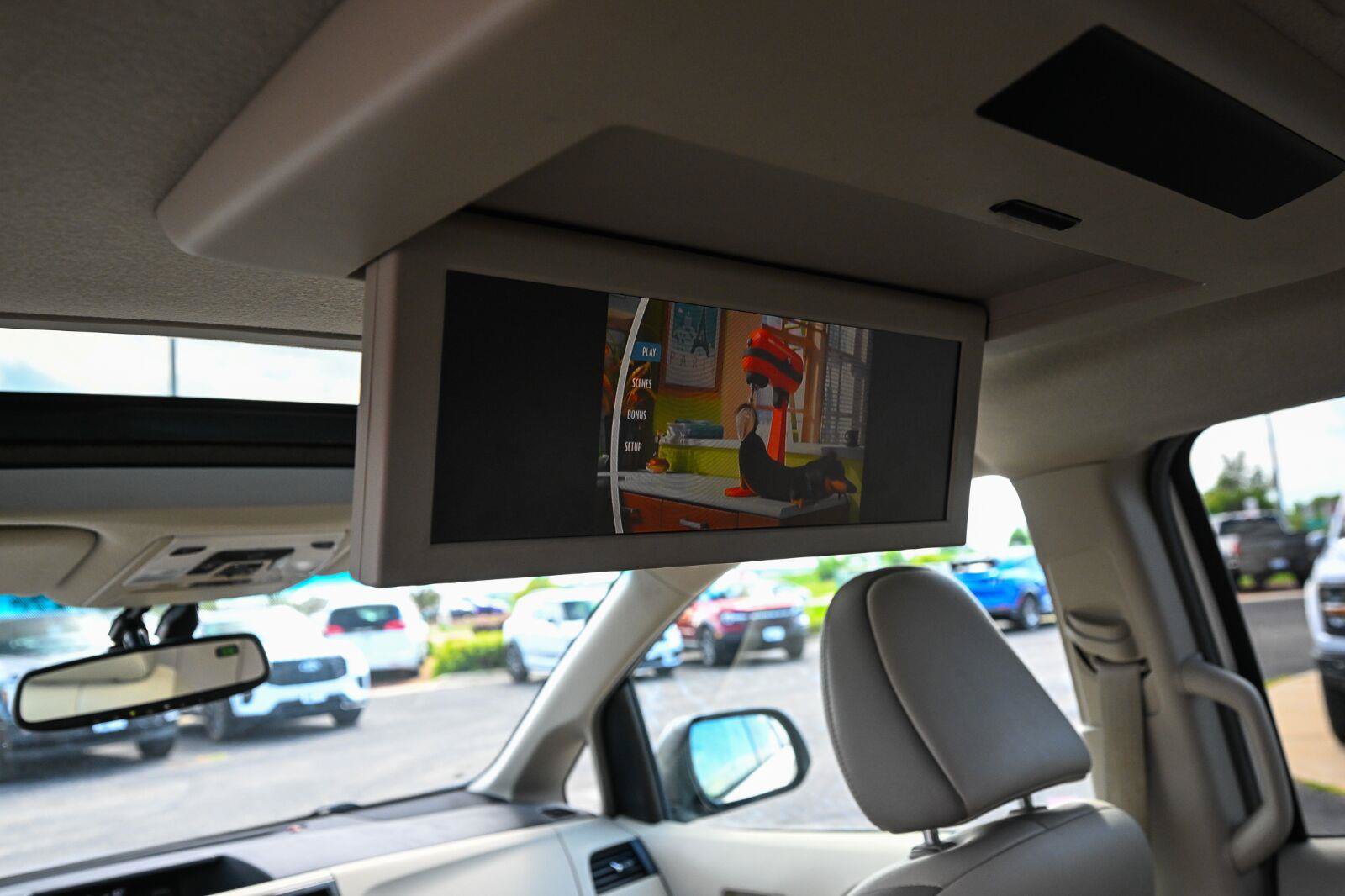 Used 2011 Toyota Sienna Limited w/ Premium Pkg FWD image 23