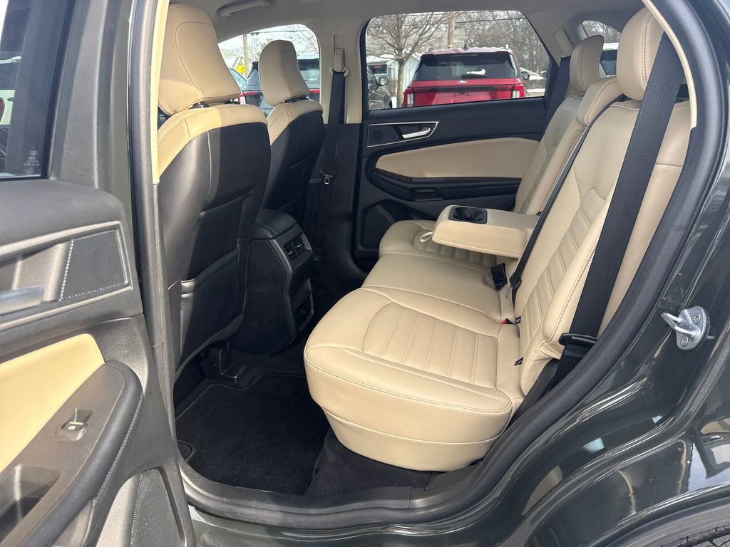 Used 2024 Ford Edge SEL image 16