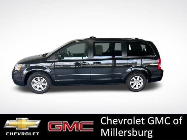 Used 2010 Chrysler Town & Country Touring Plus image 5