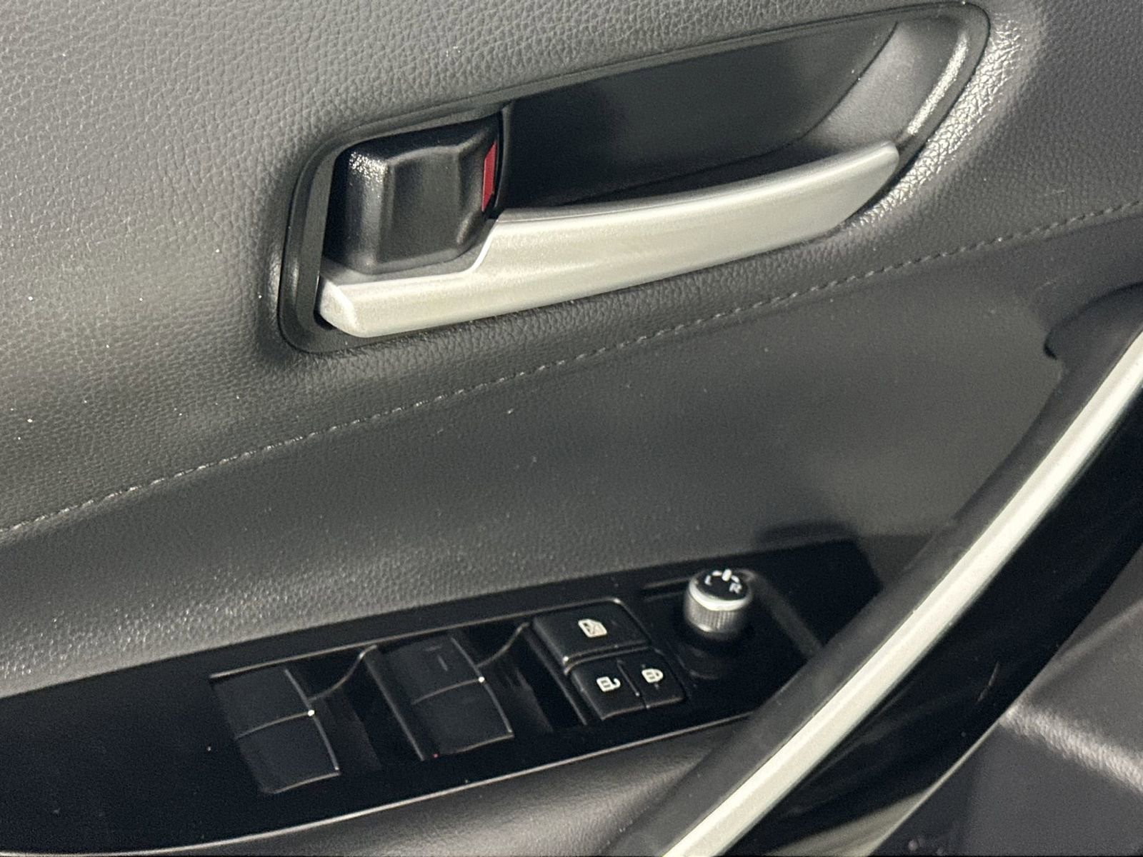 Used 2020 Toyota Corolla XSE FWD image 13