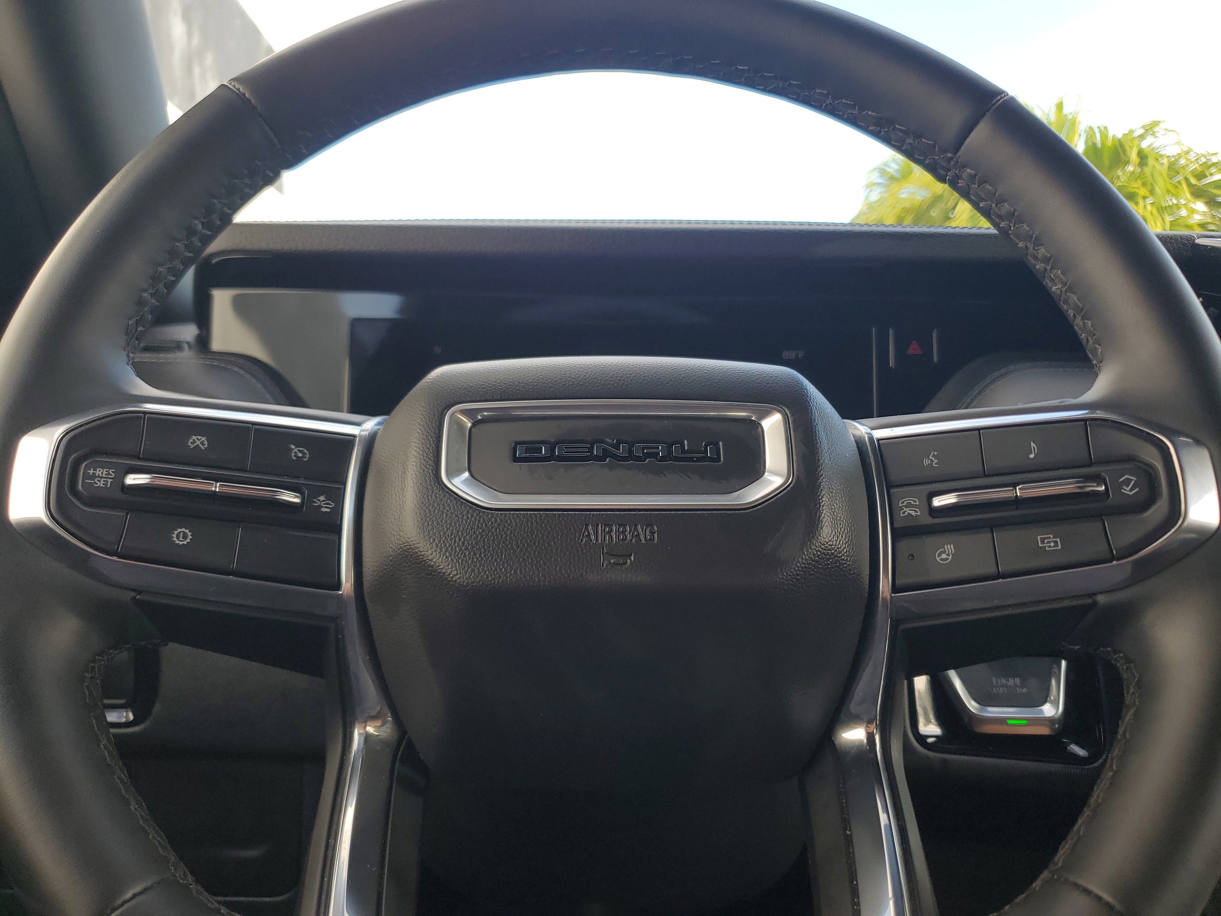 Used 2025 GMC Yukon XL Denali image 24