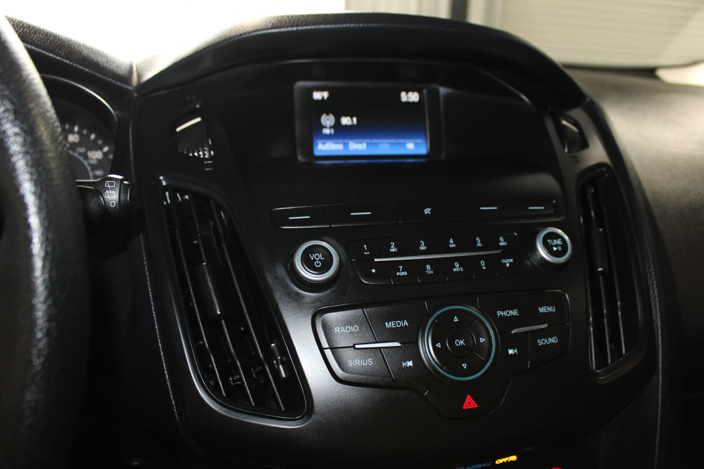 Used 2018 Ford Focus SE FWD image 16