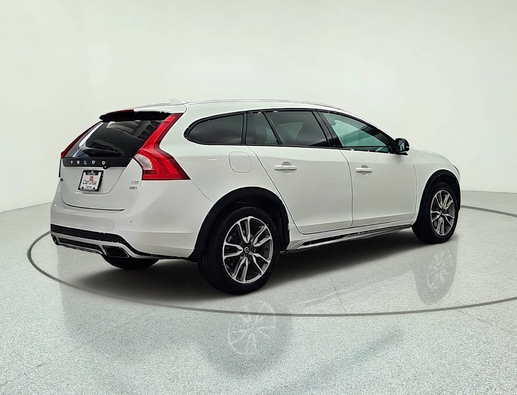 Used 2018 Volvo V60 T5 Cross Country AWD/4WD image 6