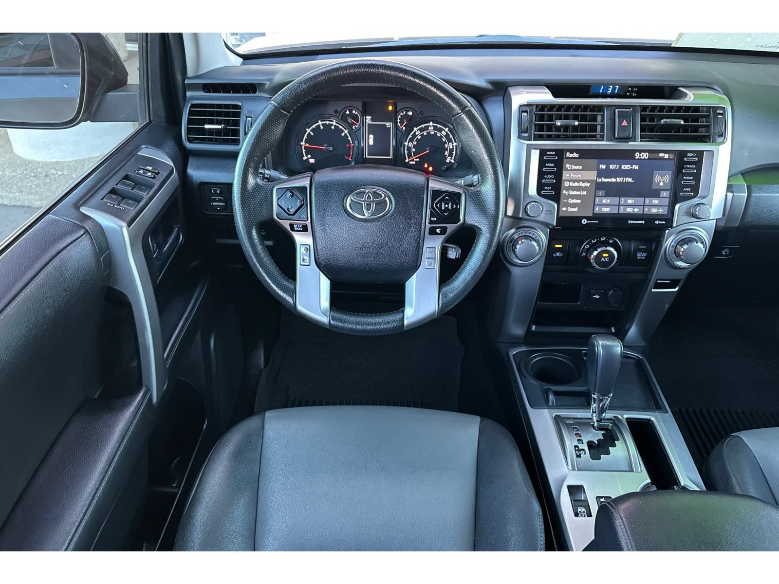 Used 2022 Toyota 4Runner SR5 Premium w/ Moonroof Package RWD image 16