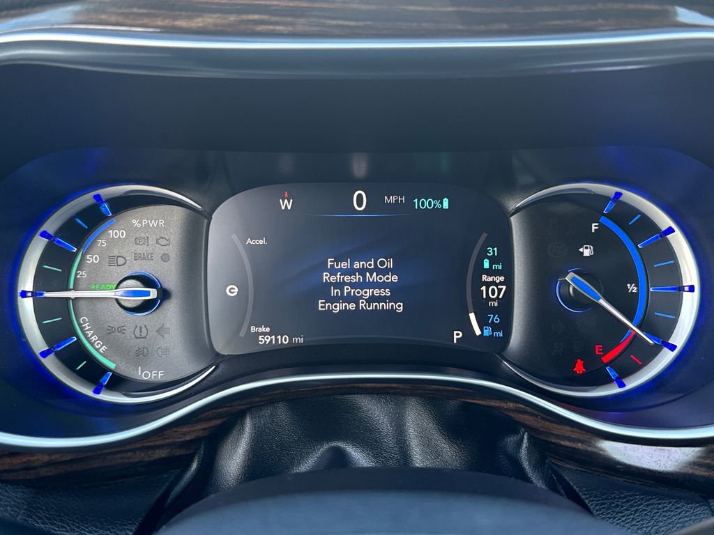 Certified 2023 Chrysler Pacifica Limited FWD image 32