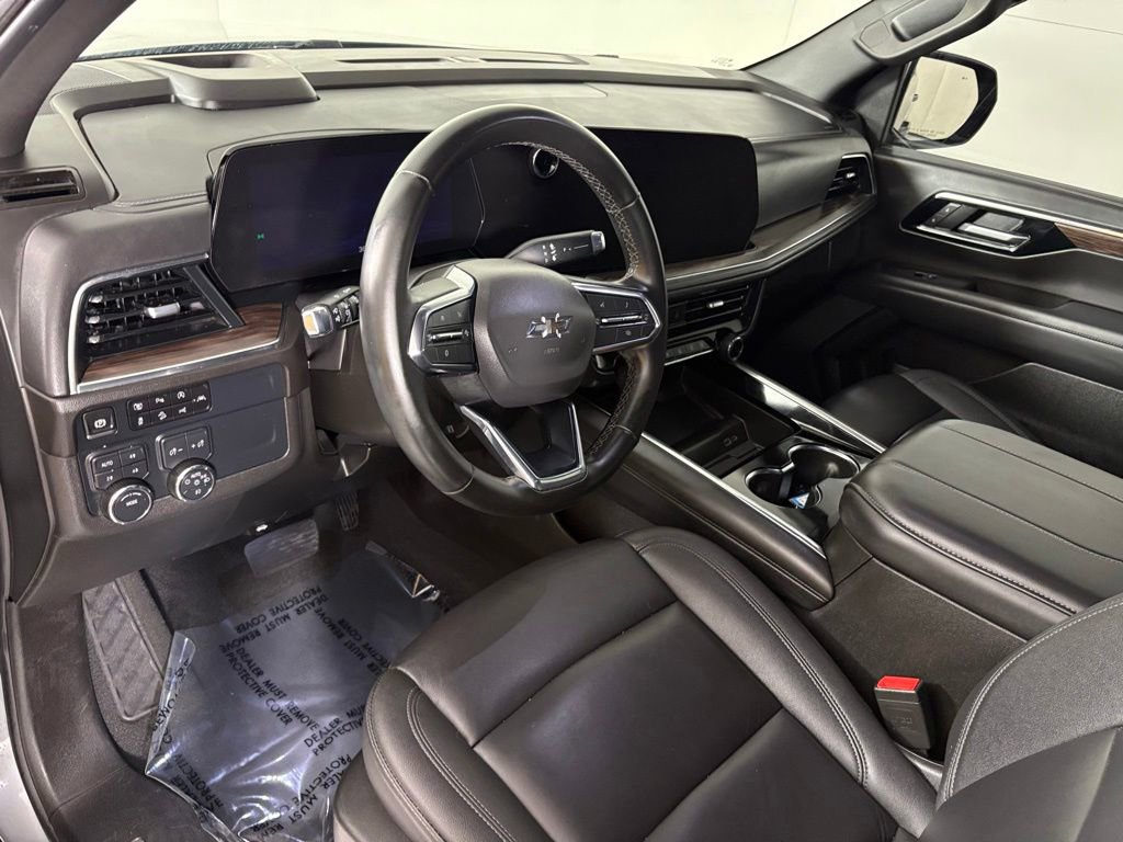 Used 2025 Chevrolet Suburban Z71 AWD/4WD image 20