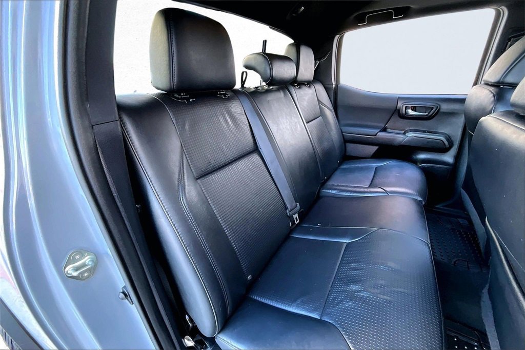 Used 2020 Toyota Tacoma TRD Off-Road image 21