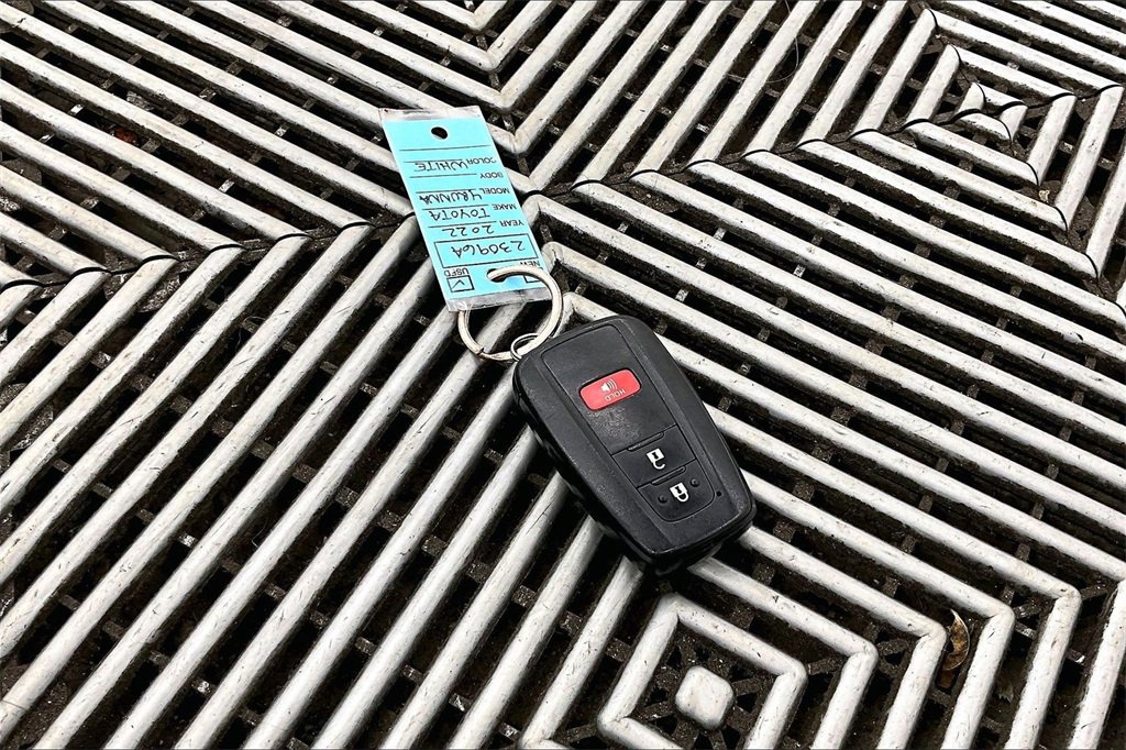 Used 2022 Toyota 4Runner SR5 Premium image 11