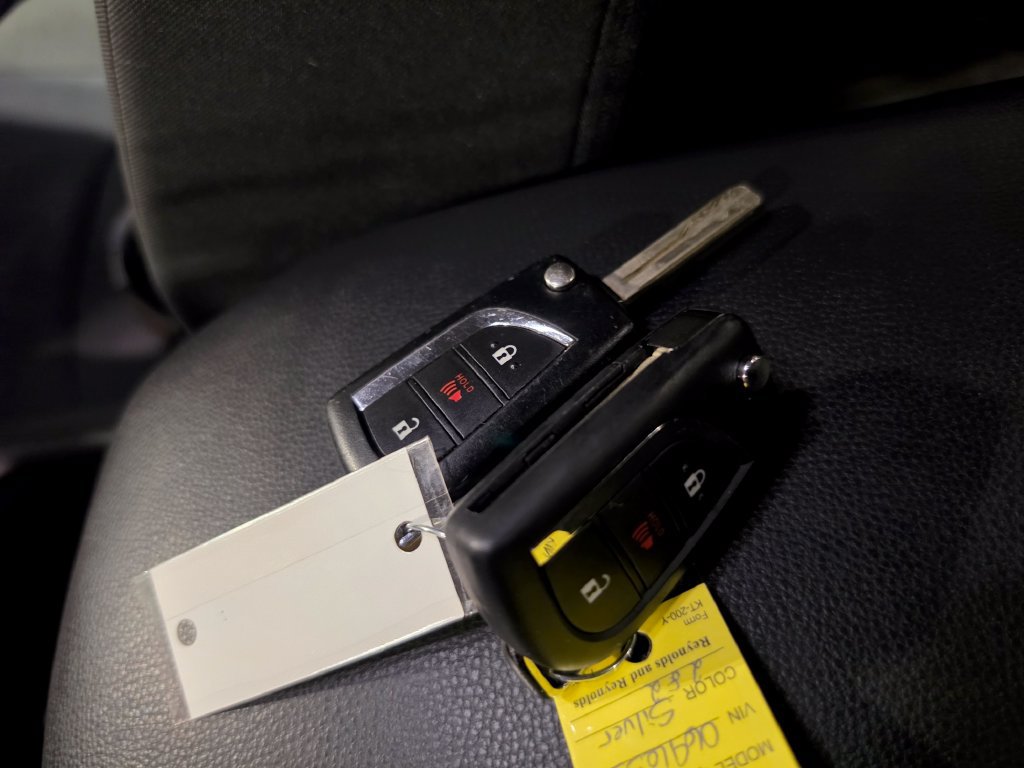 Used 2022 Toyota RAV4 LE AWD/4WD image 10