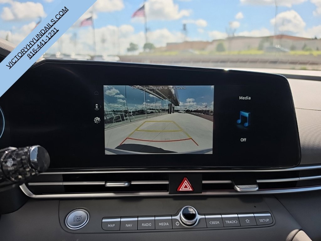 Used 2025 Hyundai Elantra SEL FWD image 16