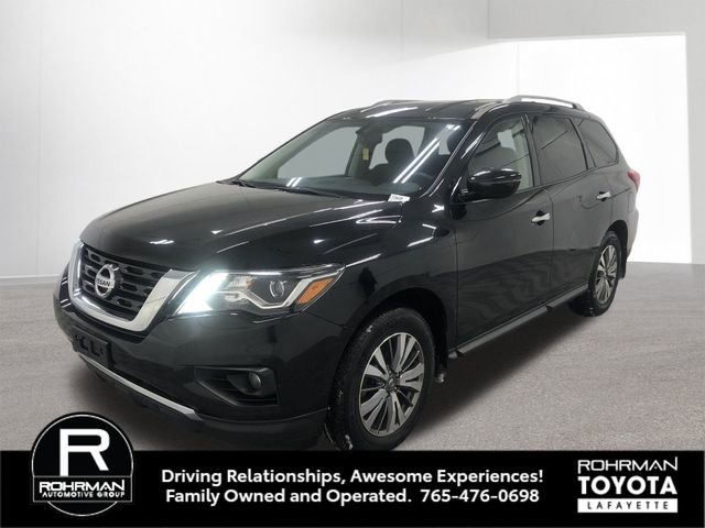 Used 2020 Nissan Pathfinder SV image 2