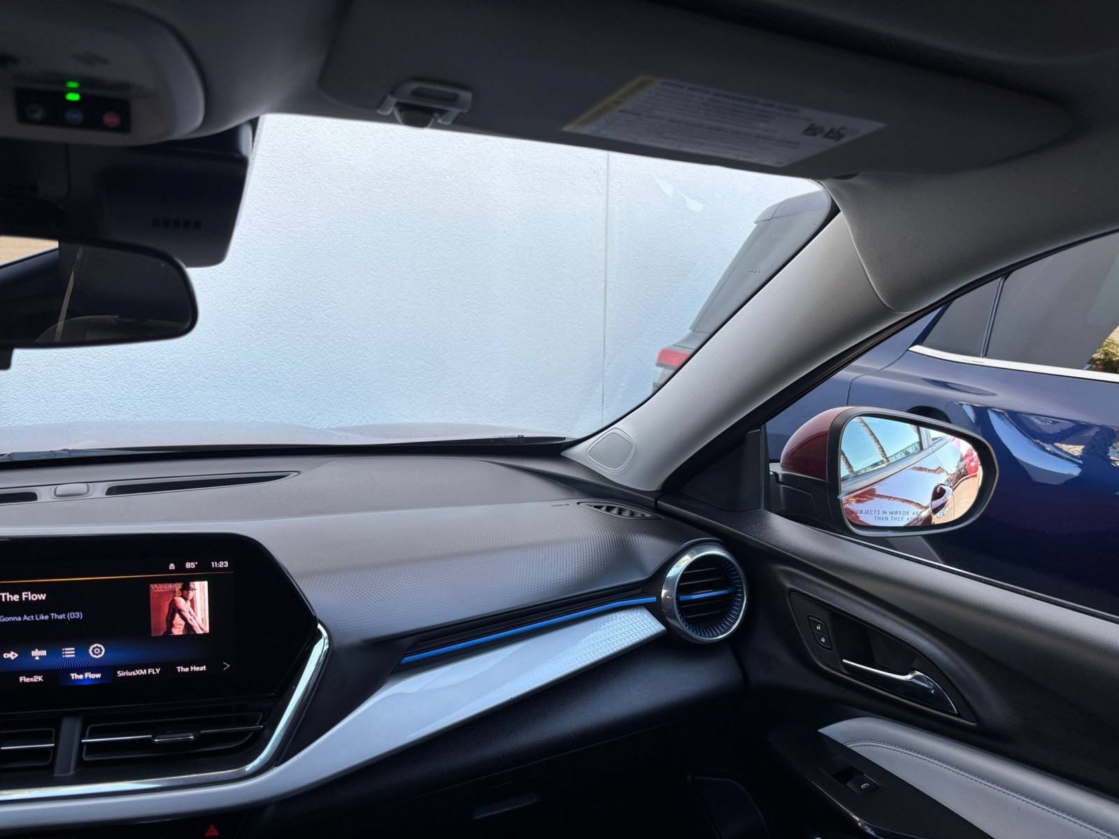 Used 2025 Chevrolet Trax LT w/ LT Convenience Package FWD image 33