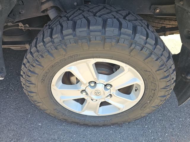 Used 2010 Toyota Tundra 4x4 Double Cab image 21