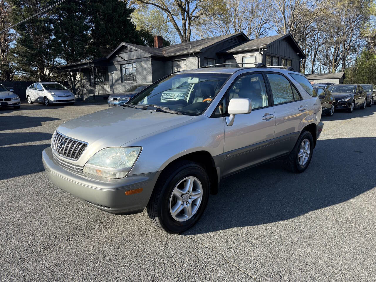 Used 2001 Lexus RX 300 Base 2WD 4dr SUV image 2