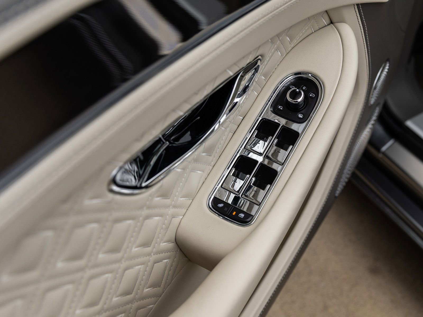 Used 2022 Bentley Continental GT image 22