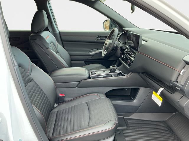 New 2026 Nissan Pathfinder SV image 16