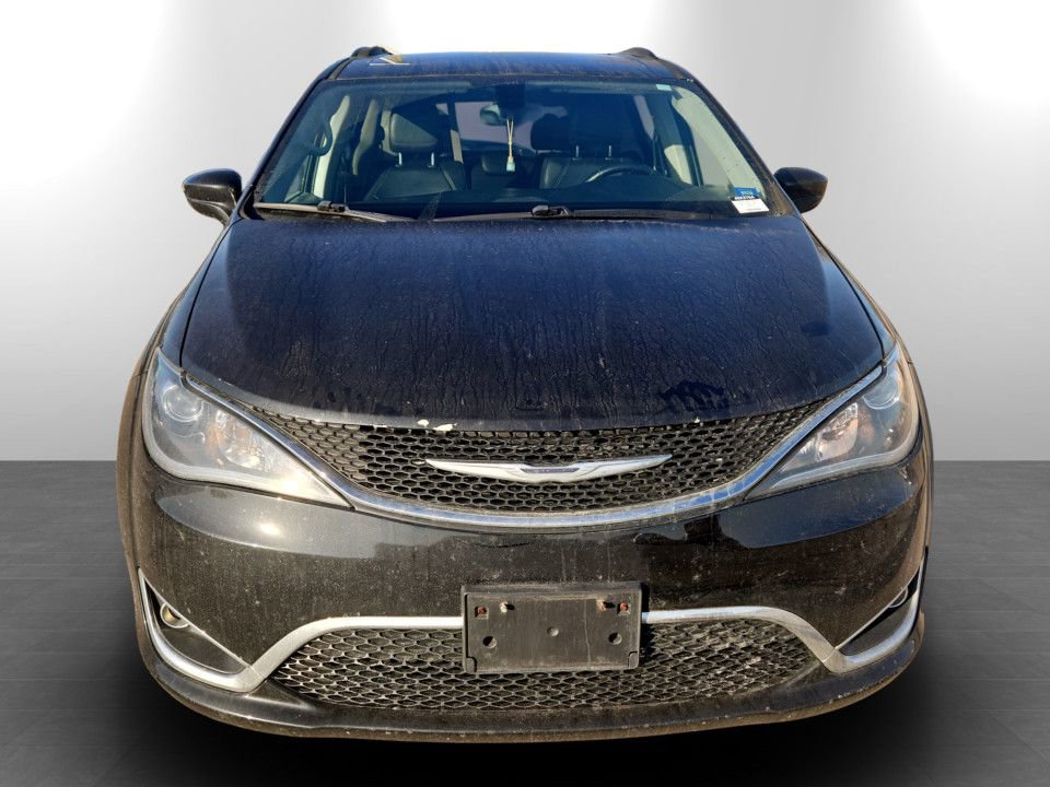 Used 2017 Chrysler Pacifica Touring-L image 4