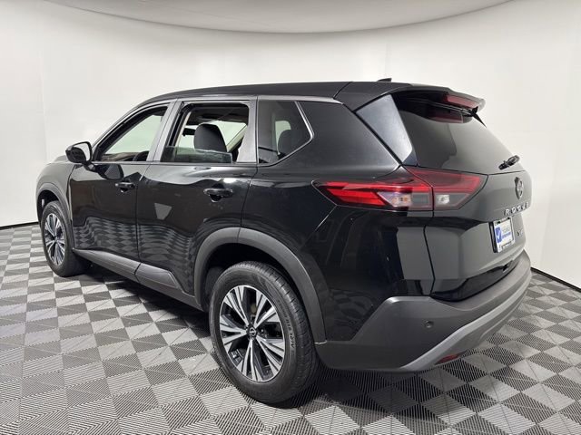 Used 2023 Nissan Rogue SV image 5
