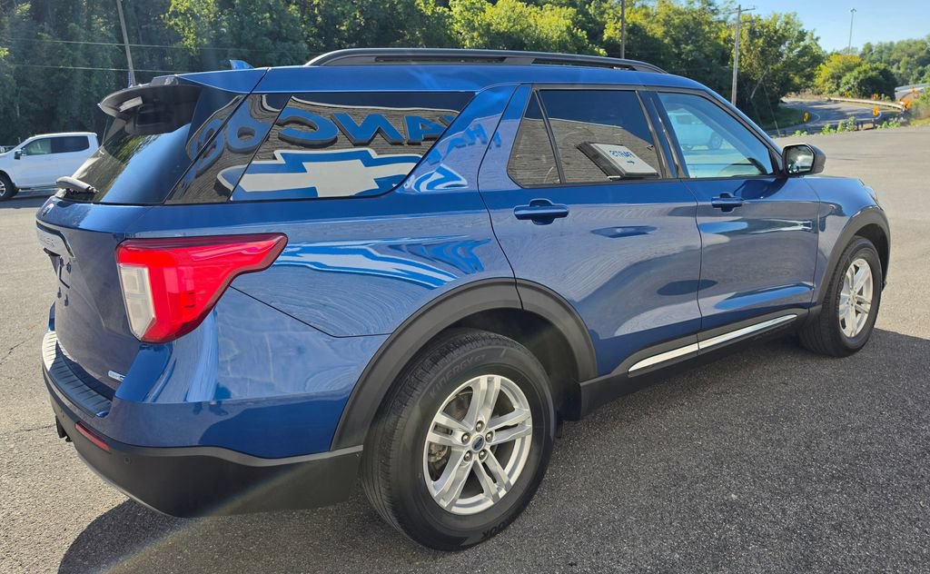 Used 2020 Ford Explorer XLT w/ Equipment Group 202A AWD/4WD image 9