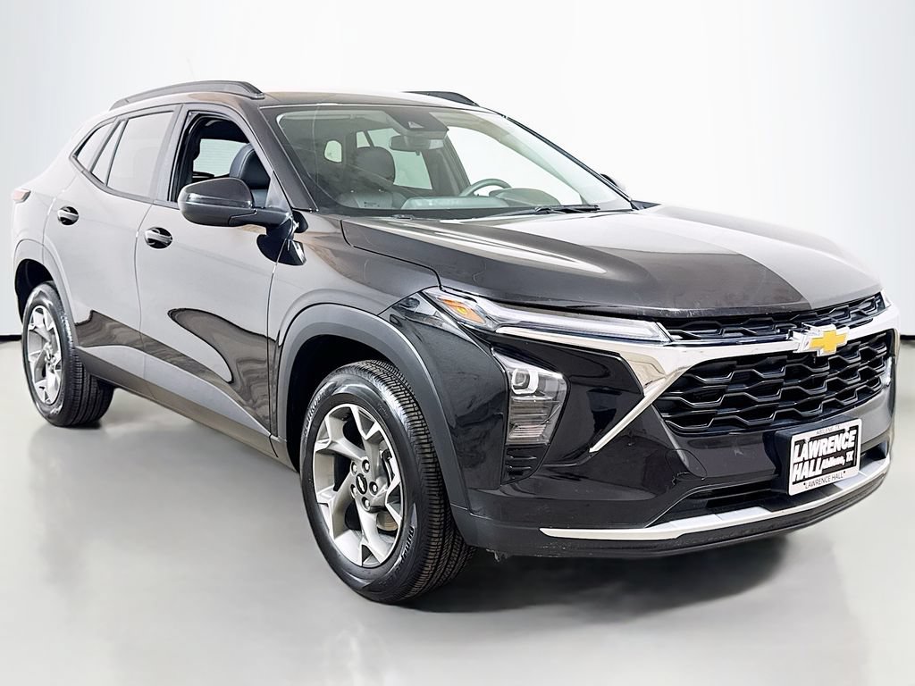 Certified 2026 Chevrolet Trax LT FWD image 3
