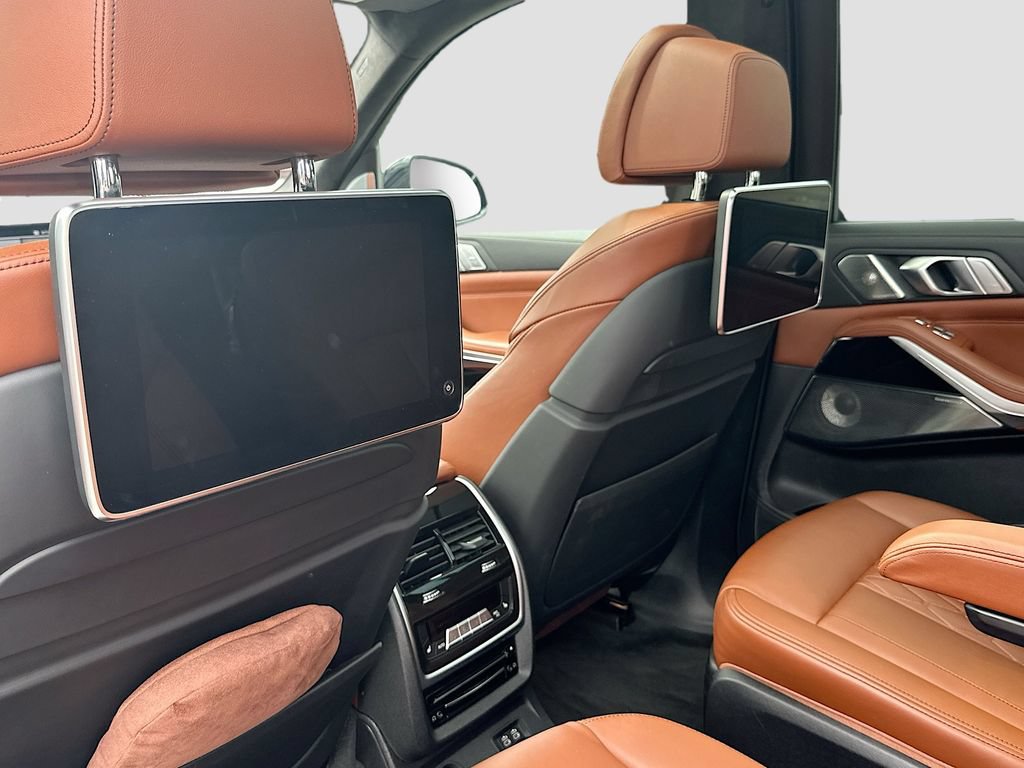 Used 2021 BMW ALPINA XB7 AWD/4WD image 27