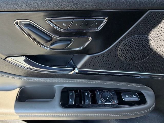 Used 2023 Lincoln Corsair AWD w/ Equipment Group 101A image 14