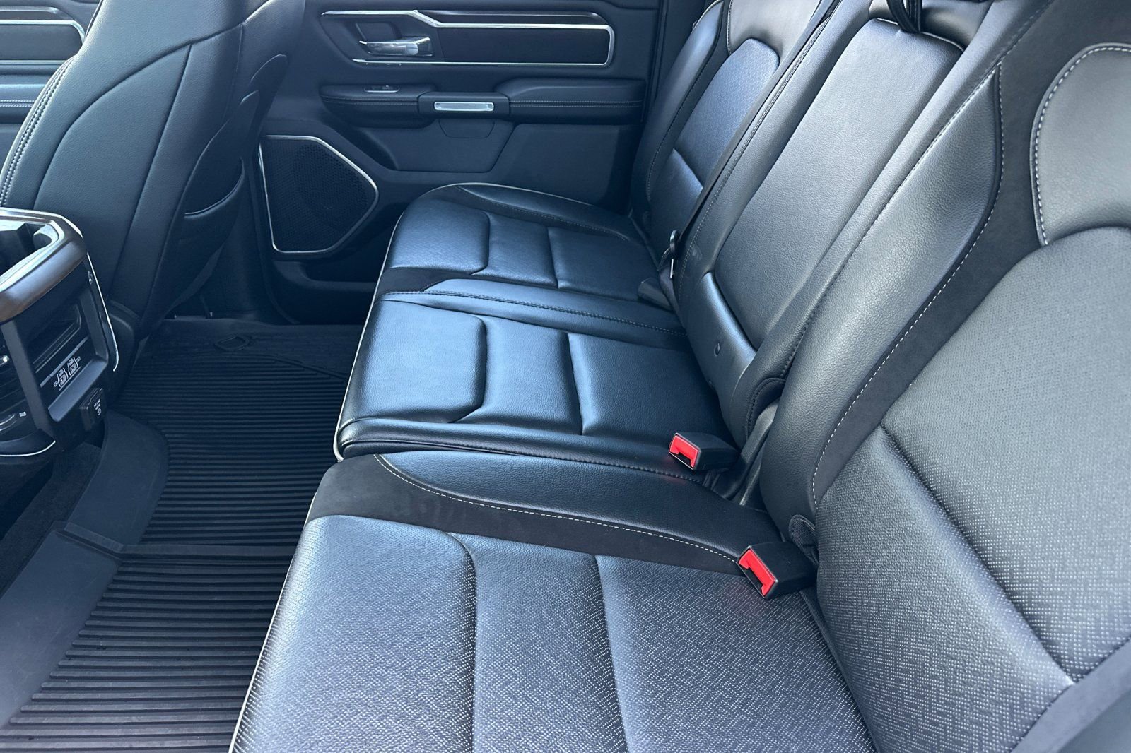 Used 2022 RAM 1500 Laramie image 12