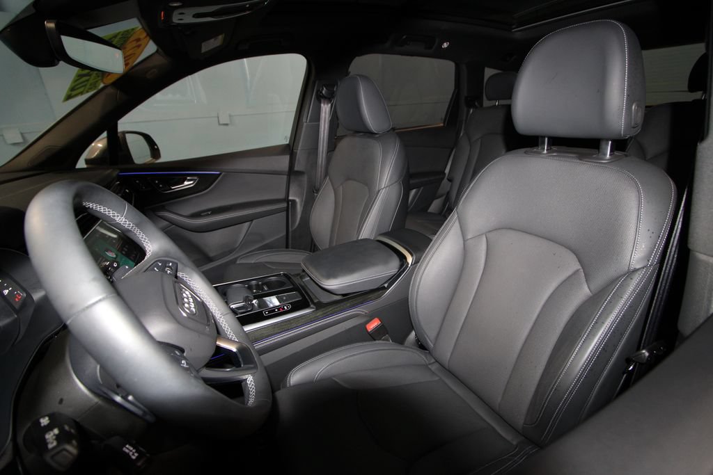 Used 2025 Audi Q7 3.0T Prestige w/ Prestige Package AWD/4WD image 4