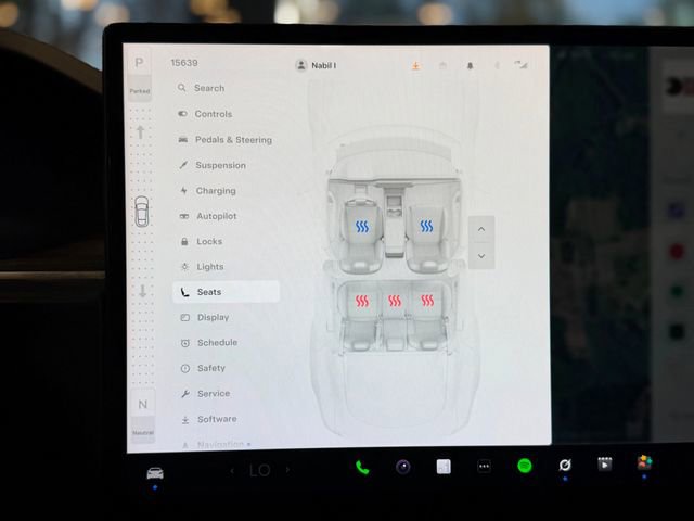 Used 2022 Tesla Model S AWD/4WD image 31