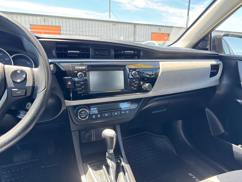 Used 2014 Toyota Corolla LE FWD image 15