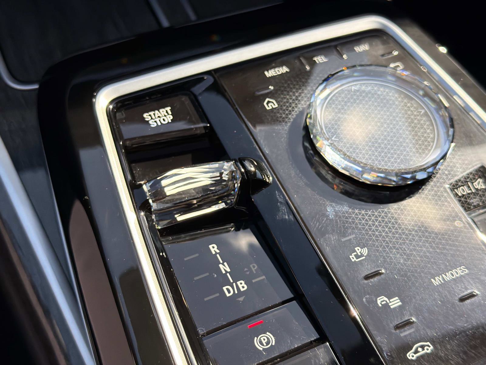 Used 2025 BMW i7 M70 w/ Executive Package image 27