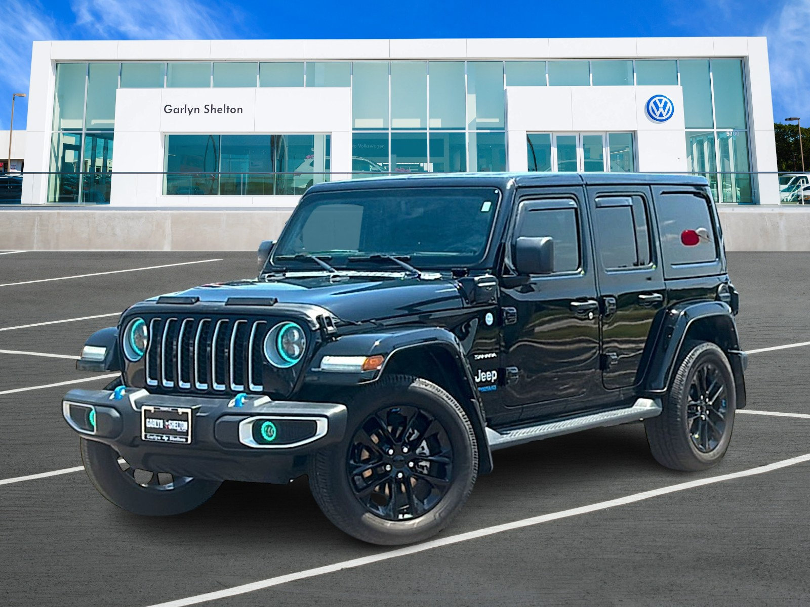 Used 2022 Jeep Wrangler Unlimited Sahara w/ Cold Weather Group AWD/4WD image 1