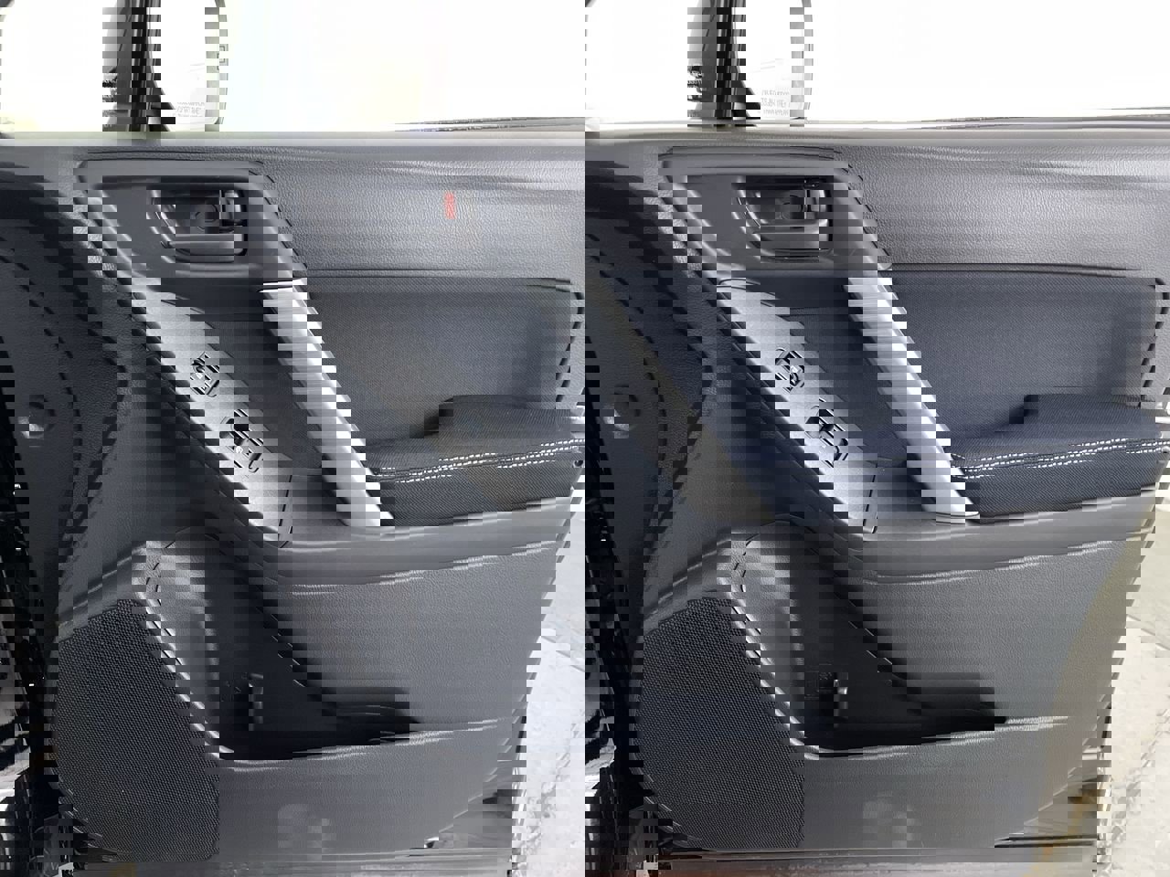 Used 2015 Subaru Forester 2.5i Premium w/ All-Weather Package image 24