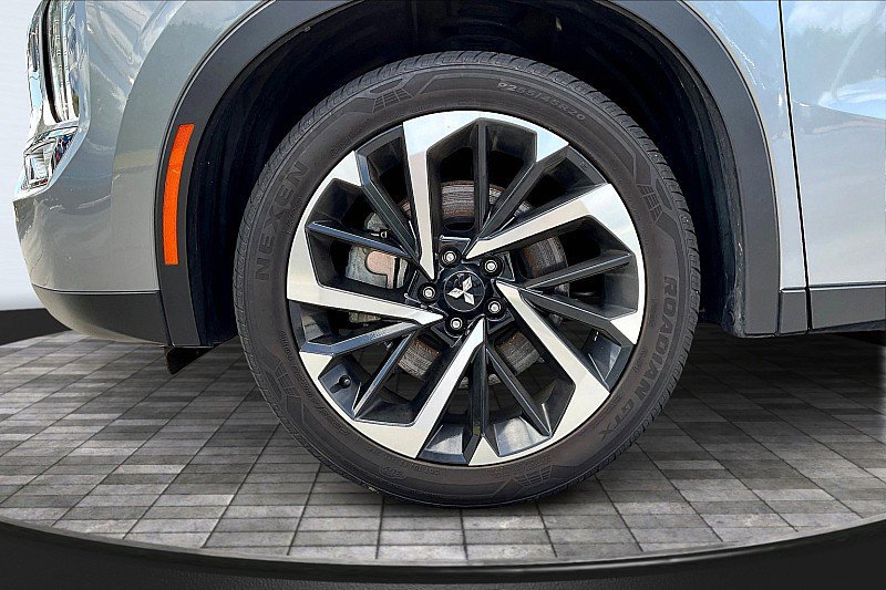 Used 2023 Mitsubishi Outlander SE image 9