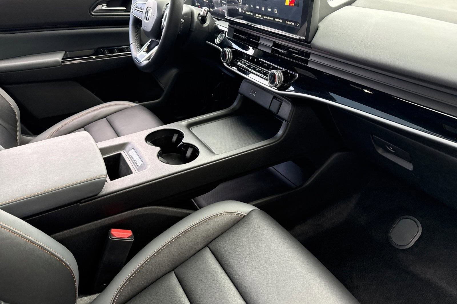 Certified 2025 Honda Prologue Touring image 30