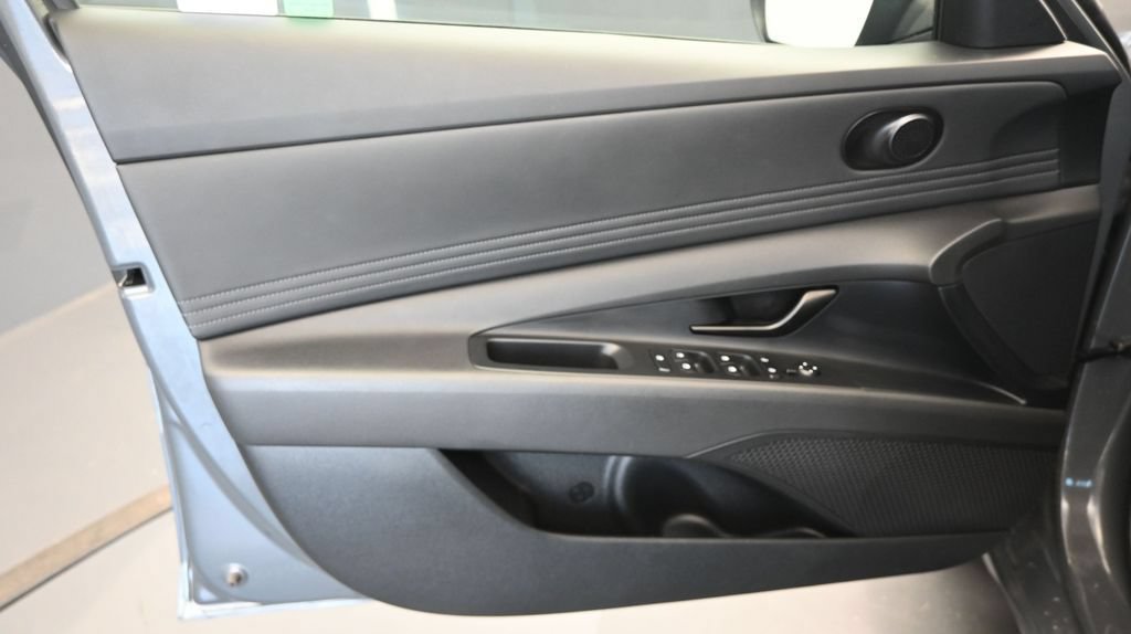 Certified 2025 Hyundai Elantra Sport FWD image 22