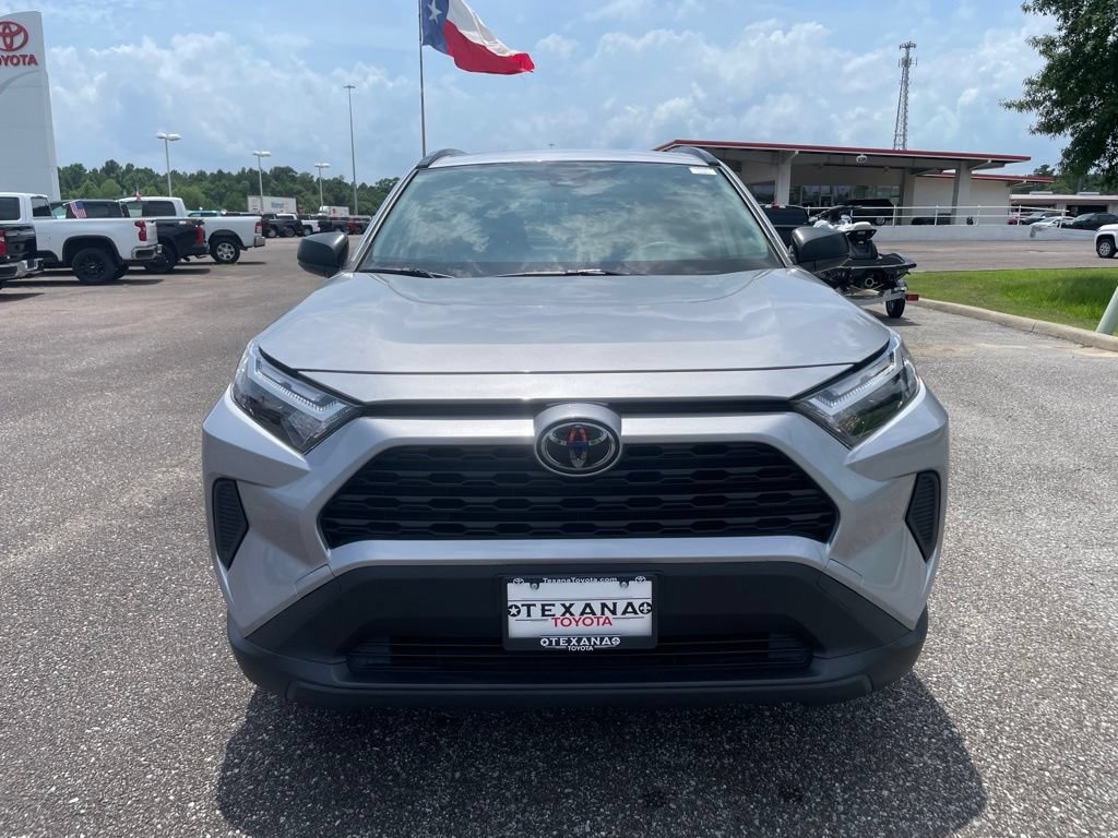 Used 2025 Toyota RAV4 LE AWD/4WD image 2