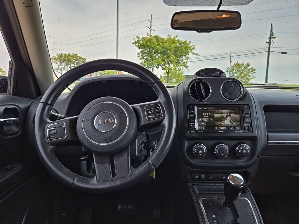 Used 2017 Jeep Patriot High Altitude AWD/4WD image 36