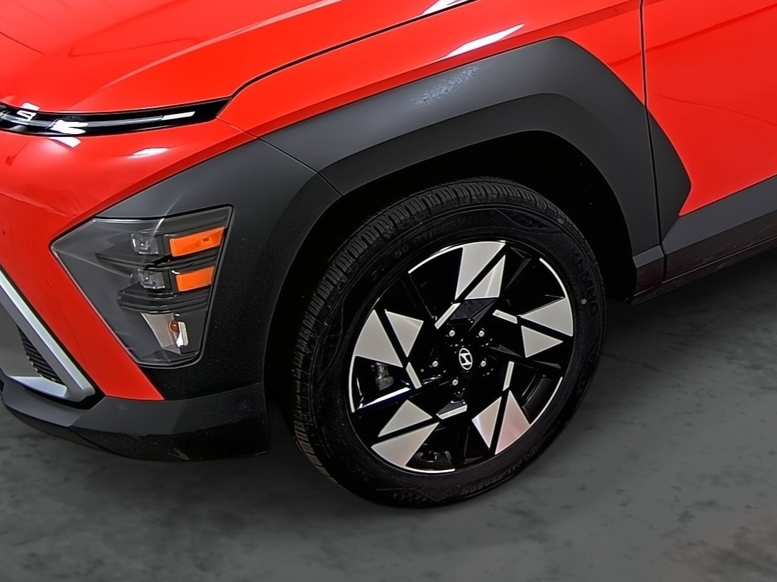Used 2025 Hyundai Kona SEL AWD/4WD image 7