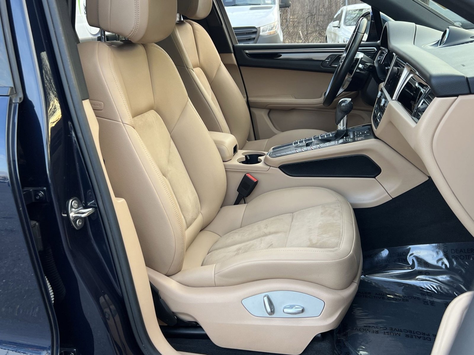 Used 2021 Porsche Macan w/ Premium Package AWD/4WD image 26