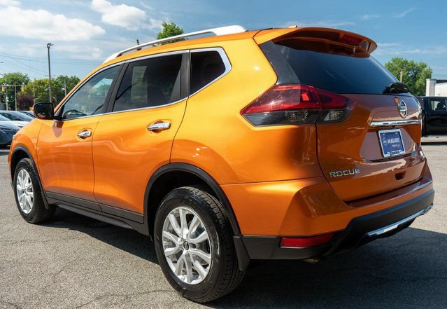 Used 2018 Nissan Rogue SV AWD/4WD image 8