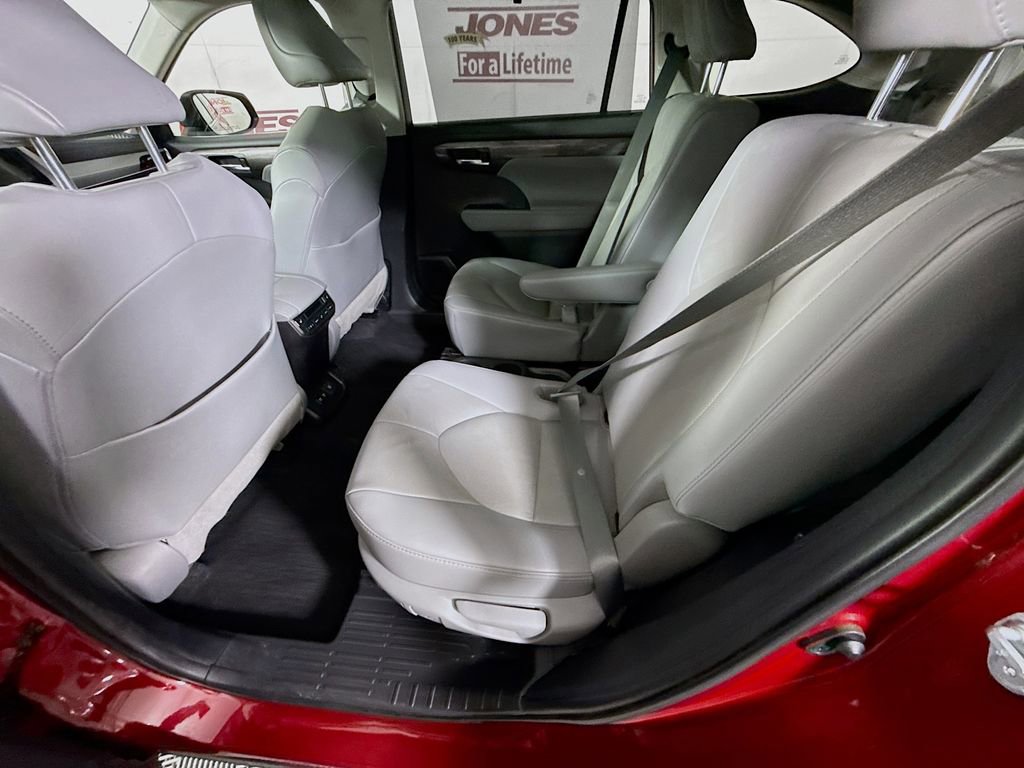 Used 2021 Toyota Highlander Platinum image 28