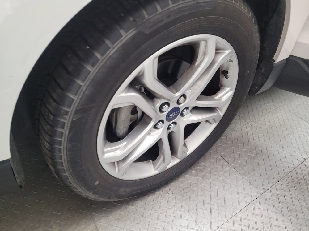 Used 2017 Ford Edge Titanium w/ Technology Package image 31