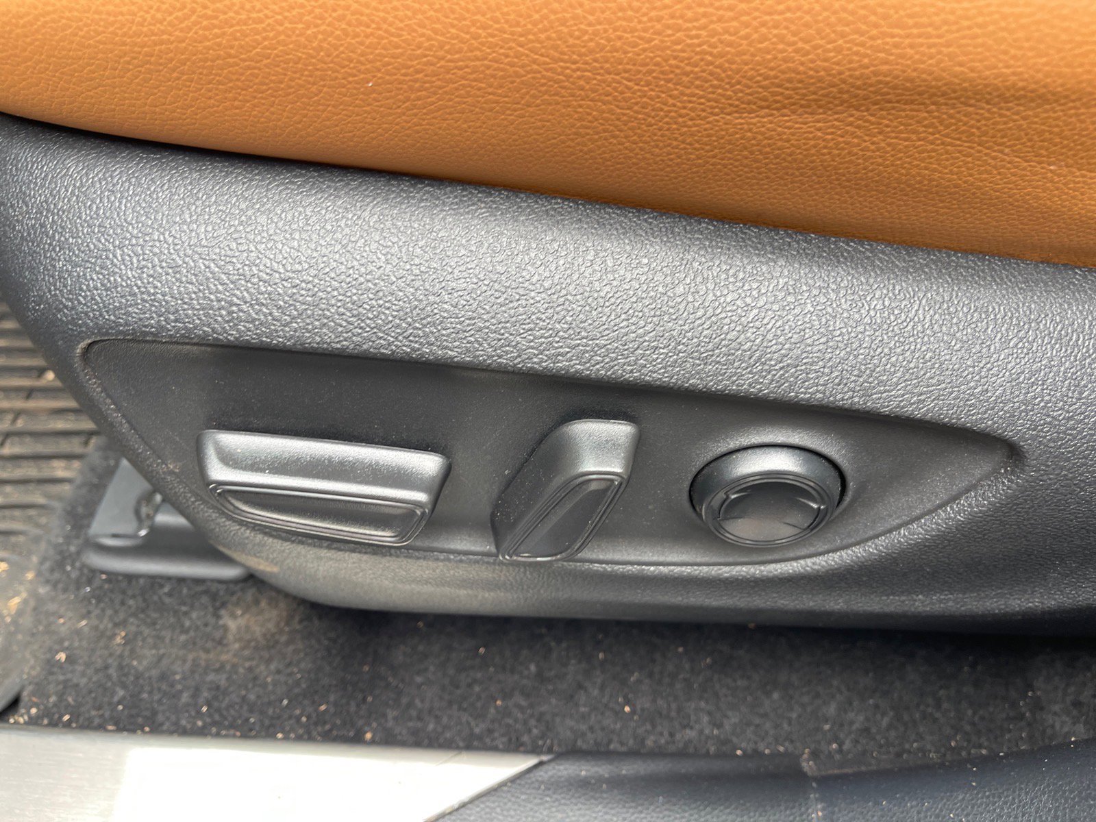 Used 2023 Toyota Highlander Platinum FWD image 9