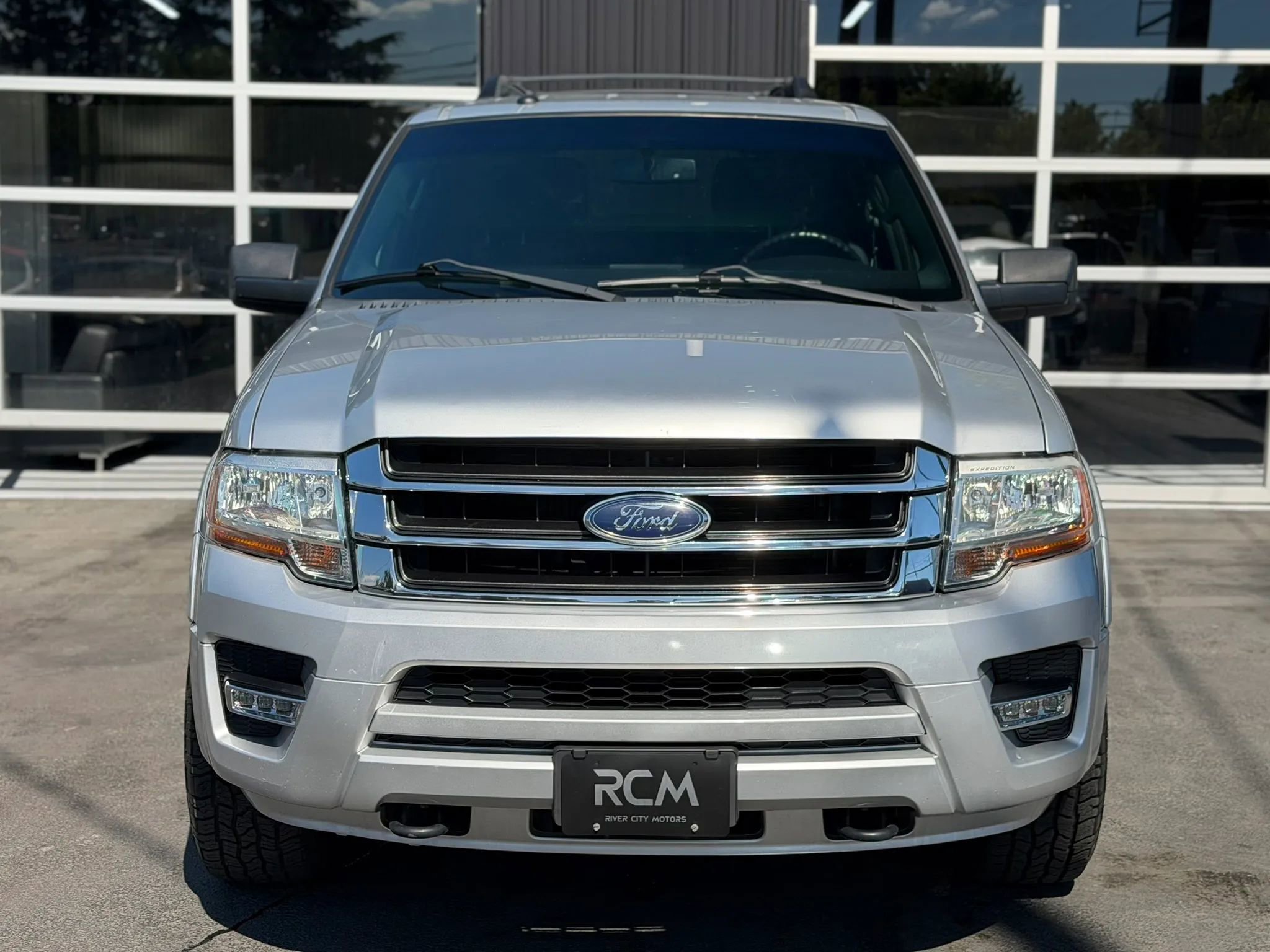 Used 2017 Ford Expedition EL XLT AWD/4WD image 2