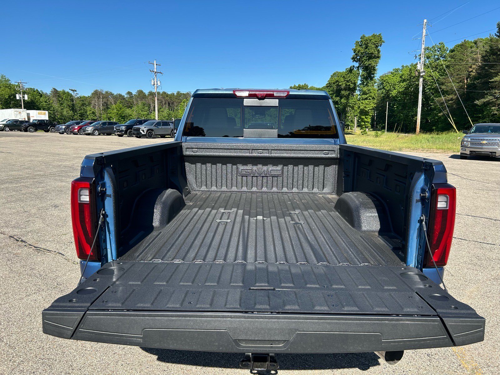 New 2026 GMC Sierra 2500 Denali w/ Denali Reserve Package AWD/4WD image 6