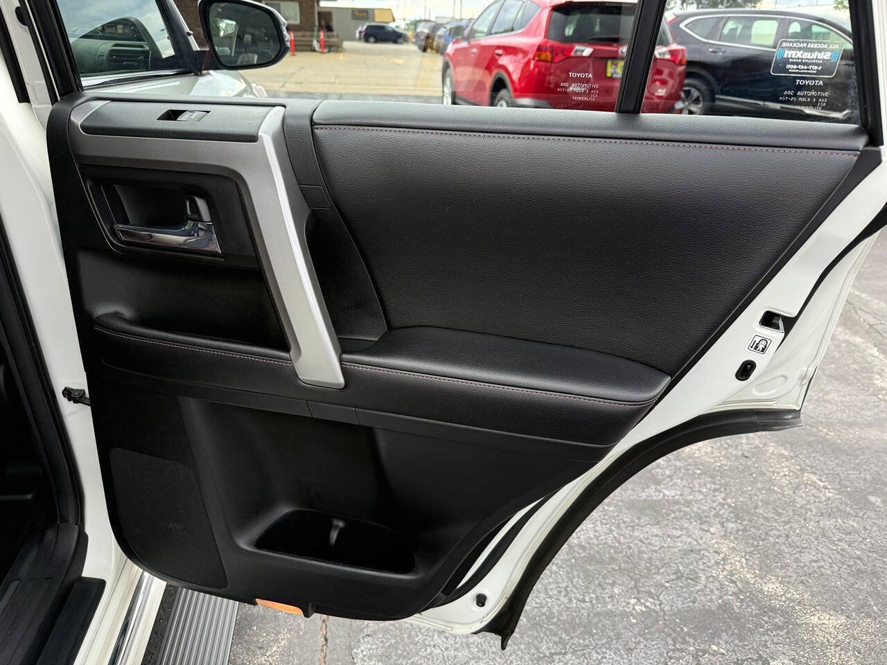 Used 2016 Toyota 4Runner Limited AWD/4WD image 88
