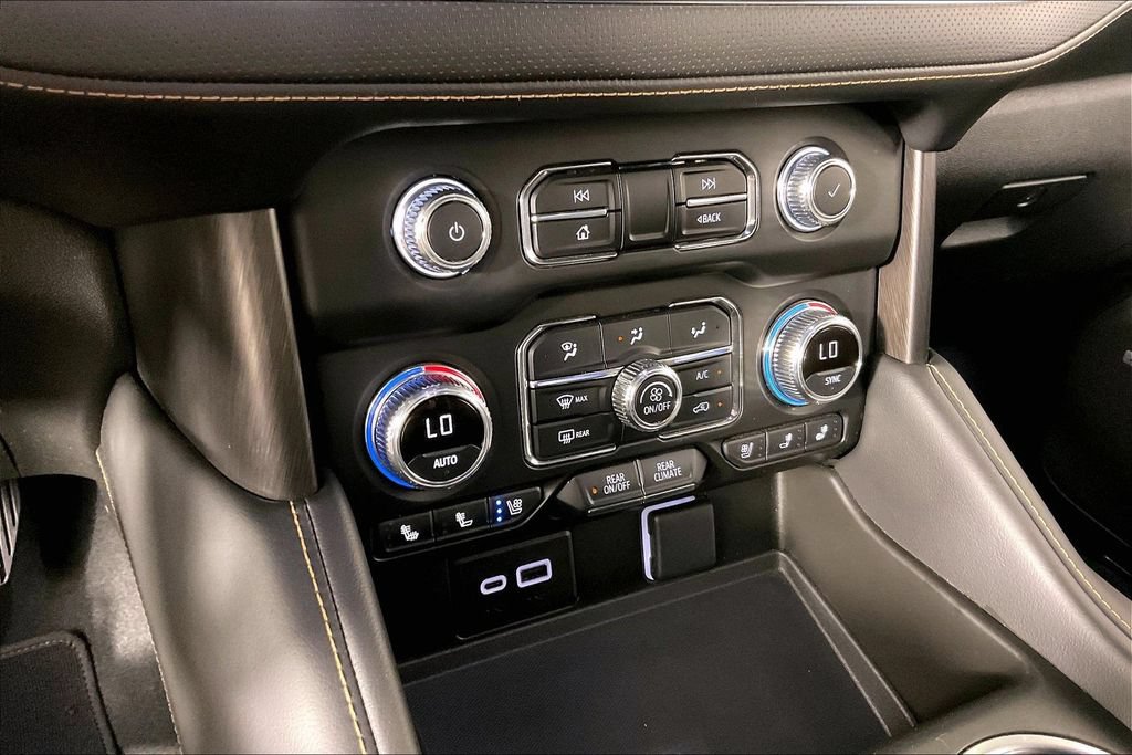 Used 2024 GMC Yukon AT4 w/ AT4 Premium Package AWD/4WD image 14